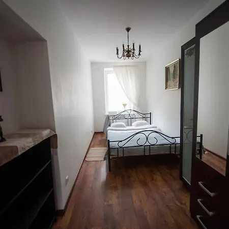 V 18 Apartment