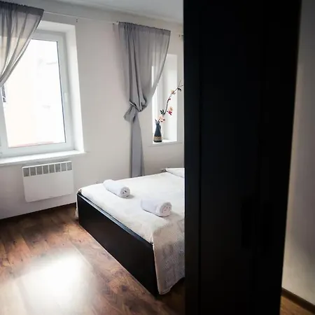 Апартаменты V 18 *