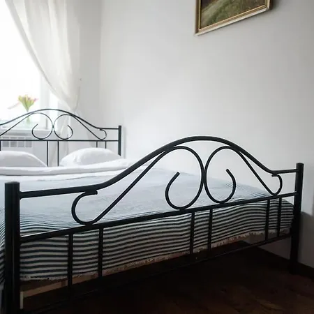 V 18 Apartment *