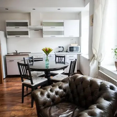 Апартаменты V 18 *